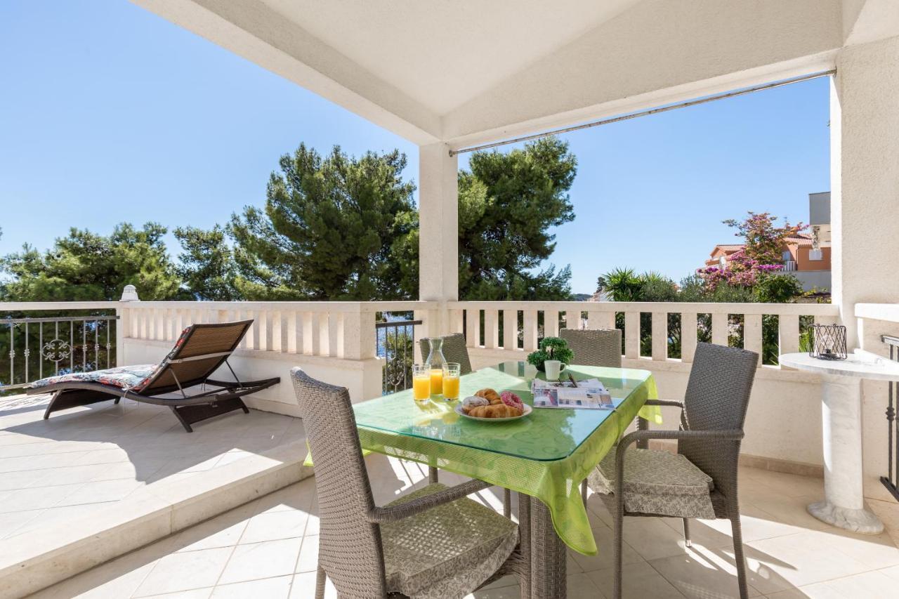 Apartments Croatia โตรกีร์ ภายนอก รูปภาพ